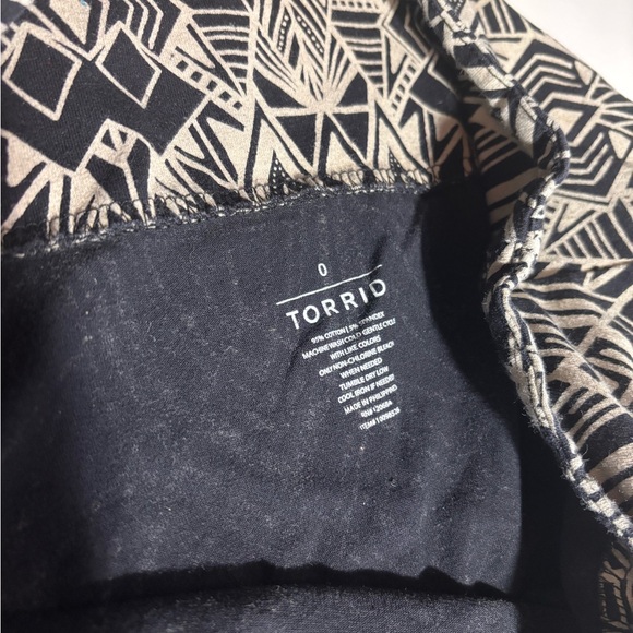 Torrid Black and beige Geometric Pencil Skirt size 12/14, L/XL, Torrid size Zero - Picture 5 of 5